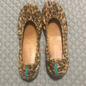 Leopard print Tieks size 9